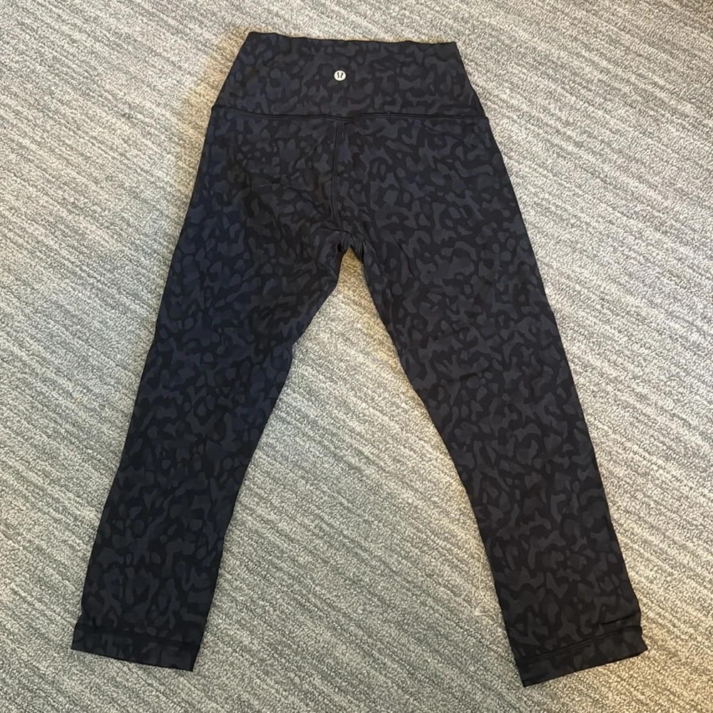 Lululemon crop leopard print - Picture 3 of 3
